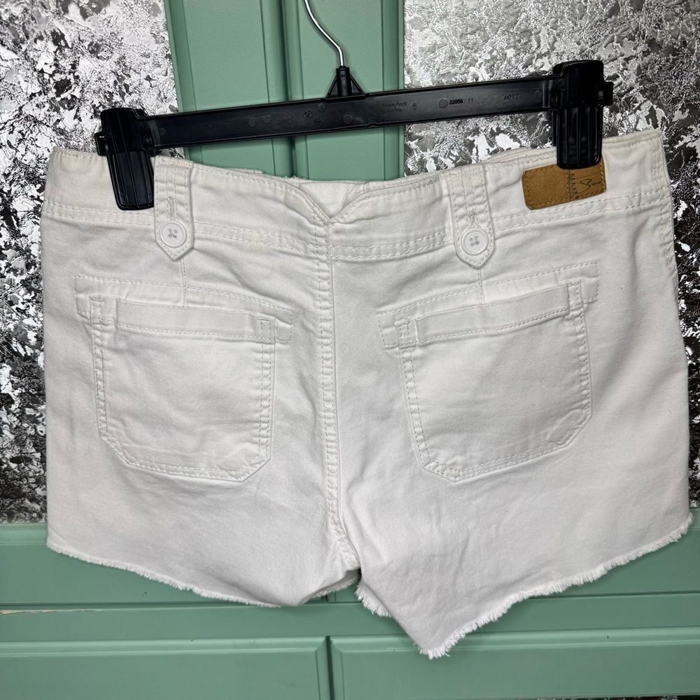 Supplies by Unionbay White Raw Edge Denim Shorts Size 4 - Picture 4 of 9